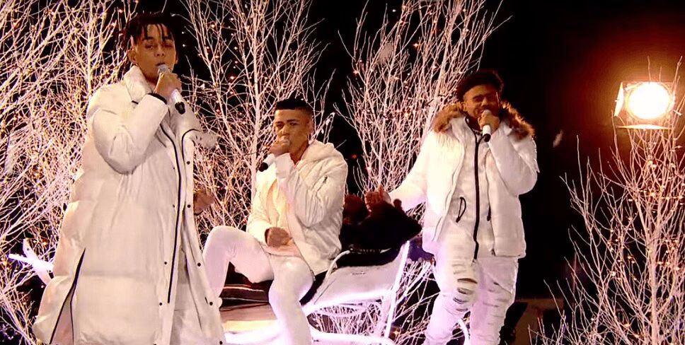 Simon Cowell Signs 'X Factor' Finalists 5 After Midnight