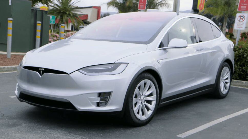 Tesla Upgrades Autopilot So It Must Obey Speed Limit