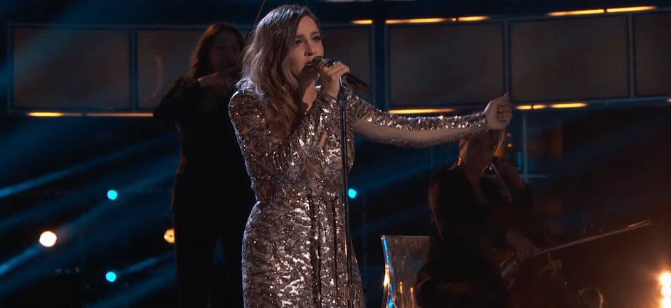 'The Voice' Winner Alisan Porter Lashes Out At Republic Records on Twitter